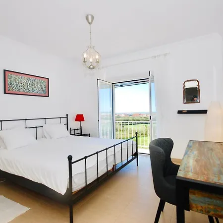 Hetty House - Ferrel, Big House, Balcony With Open View Апартаменты